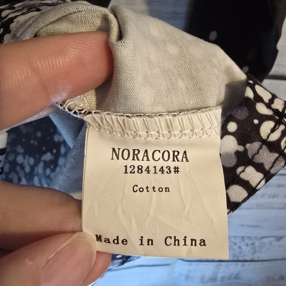 Noracora black and white causal womans blouse size Medium longsleeve NEW - Picture 4 of 4